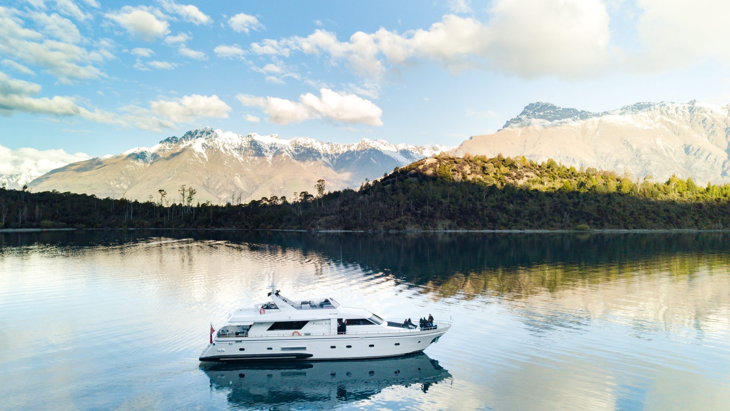 Pacific Jemm sailing on Lake Wakatipu